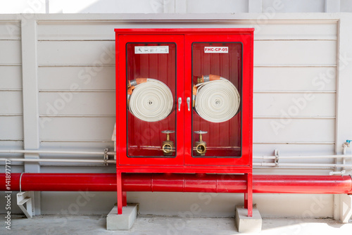 Fire hose cabinet
