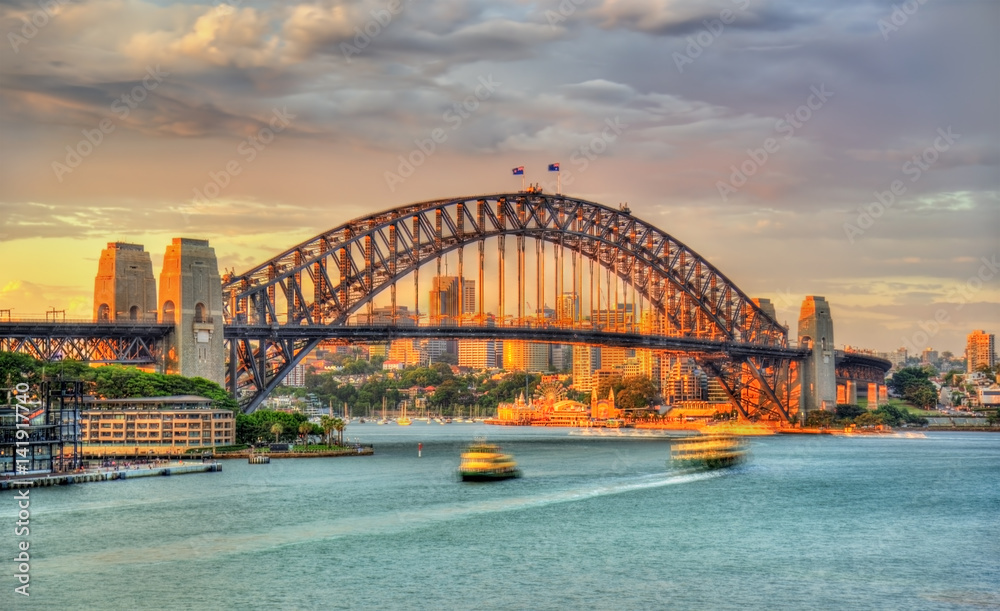 Naklejka premium Sydney Harbour Bridge at sunset
