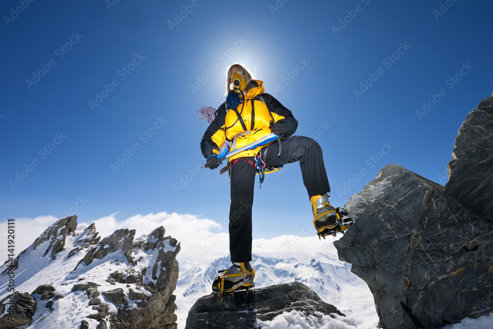 Mountaineer oxygen outlet