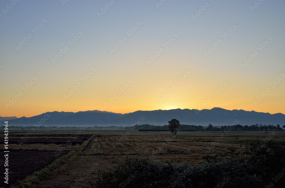 Naklejka premium Mountain and Dawn Sky : Thailand
