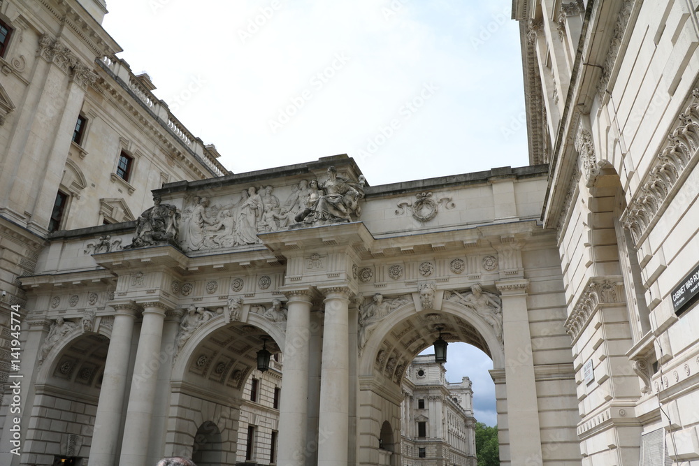 Fototapeta premium Archway to King Charles Street in London, United Kingdom