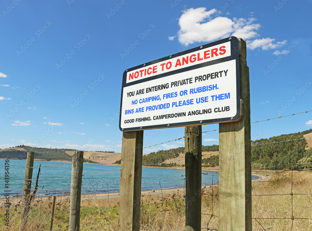Φωτογραφία CAMPERDOWN, VICTORIA, AUSTRALIA - January 17, 2016: Lake Bullen Merri, near Camp