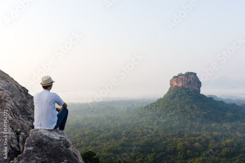 Lever de soleil sur le Lion Rock, Sigiriya, Sri Lanka