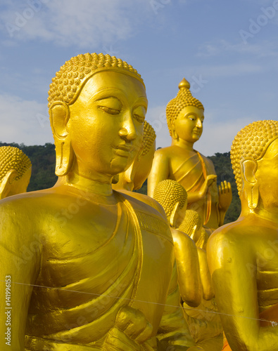 Makha Bucha, buddha with 12...