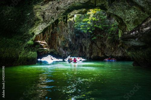 Obraz na płótnie Kayaking in the caves of the Hong island, Thailand w salonie