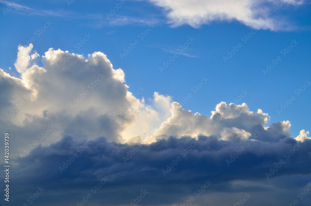 飛行機からの雲の風景