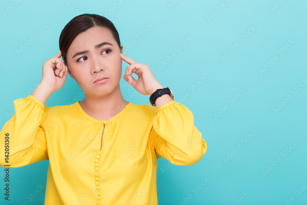 Woman has negative thinking Woman has negative thinking