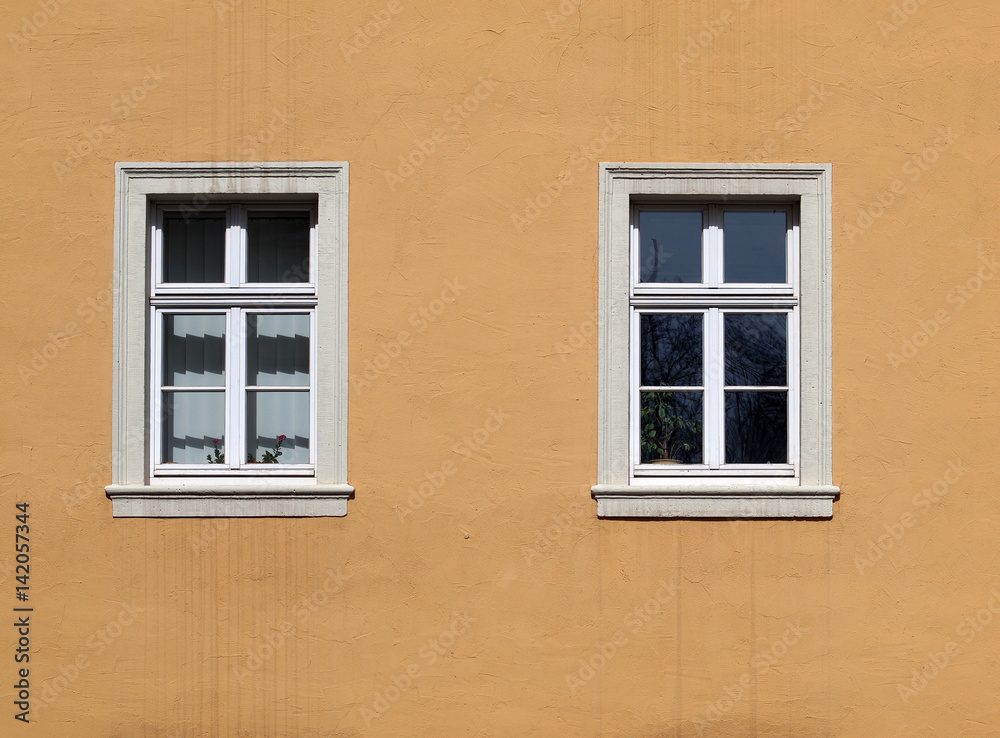 Zwei Fenster