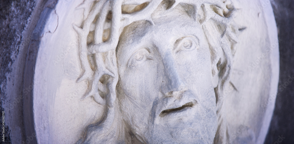 Face of Jesus Christ crown of thorns (statue)