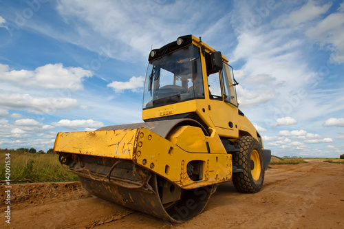Roller - road paving machine