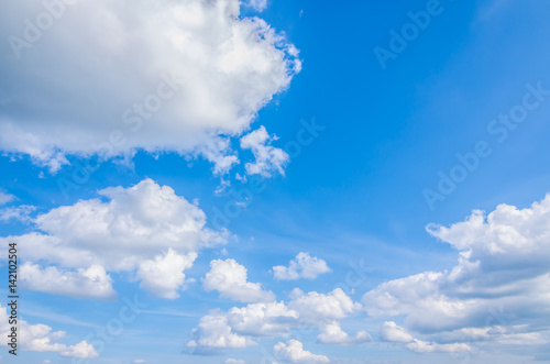 Fototapeta Naklejka Na Ścianę i Meble -  Blue sky with clouds