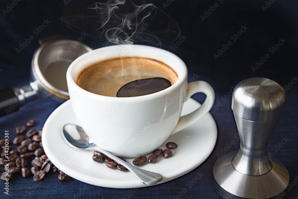 Fototapeta premium Coffee cup and beans with Equipment for coffee