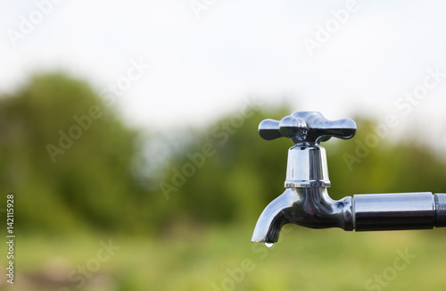 drain water from the Metal tap outdoors