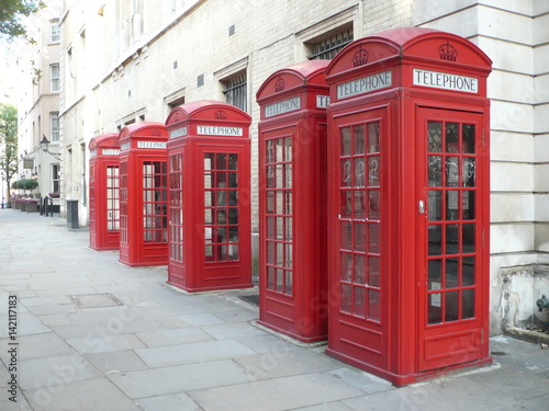 Red phone boxes of London © Sandra