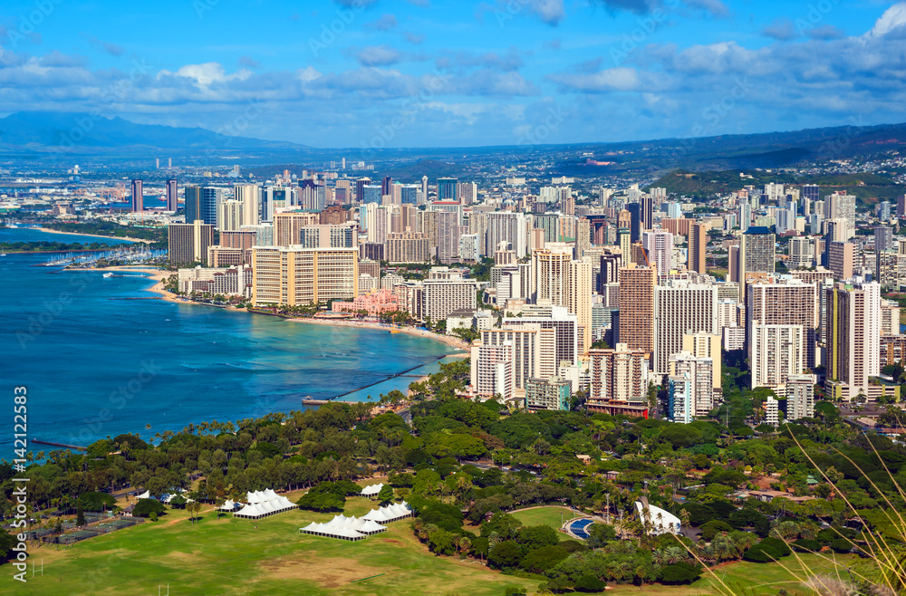 Panorama Honolulu as seen from Diamond Head