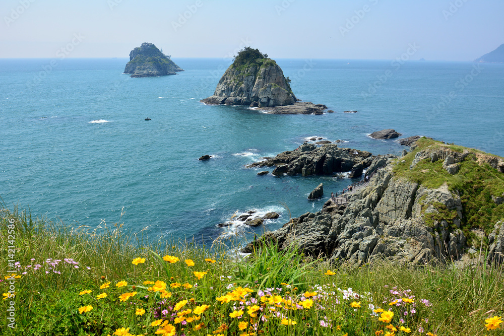 Fototapeta premium Scenic view of Oryukolo Island, Busan, South Korea