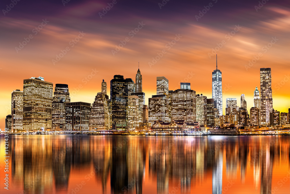 Sunset over New York City's Financial District as viewed from Brooklyn, with skyline reflections in East River - obrazy, fototapety, plakaty 