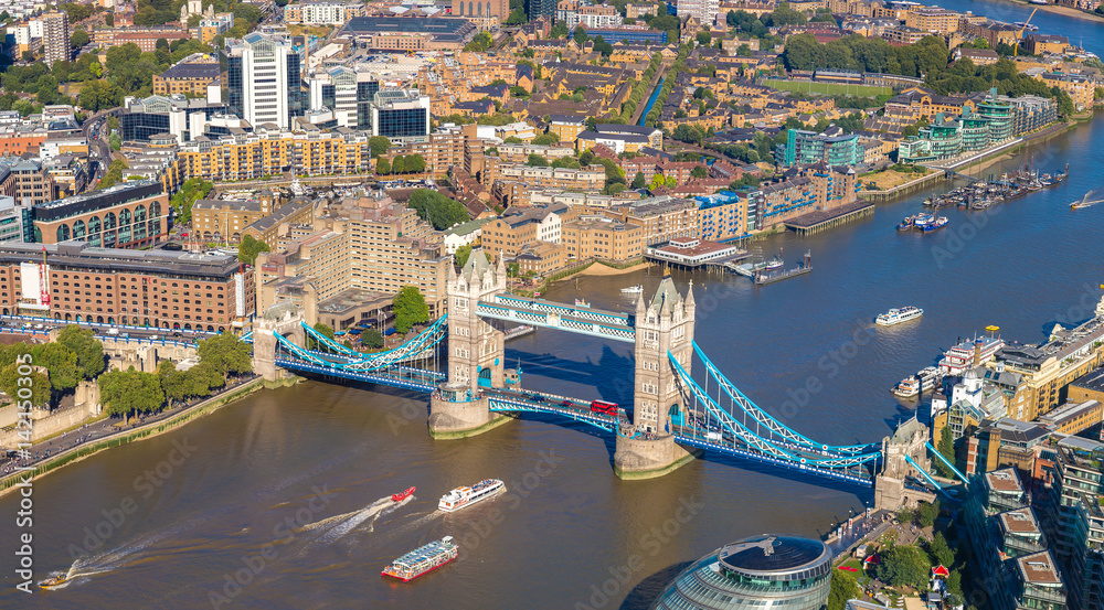 Naklejka premium Aerial view of Tower Bridge in London
