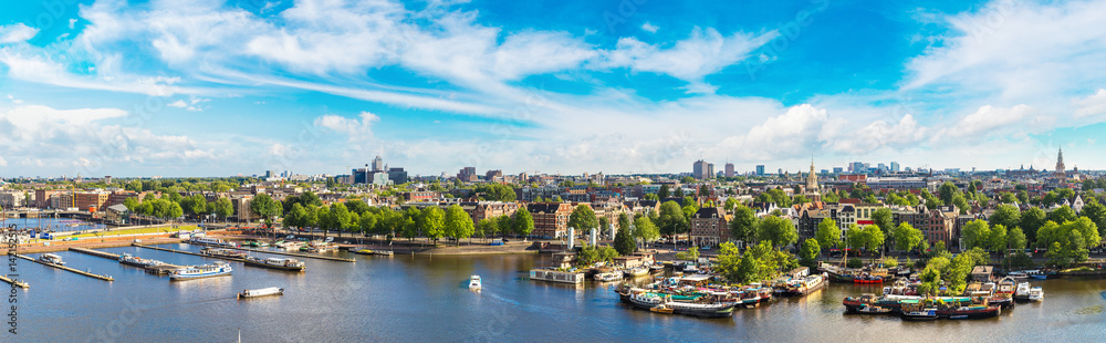 Naklejka premium Panoramiczny widok na Amsterdam
