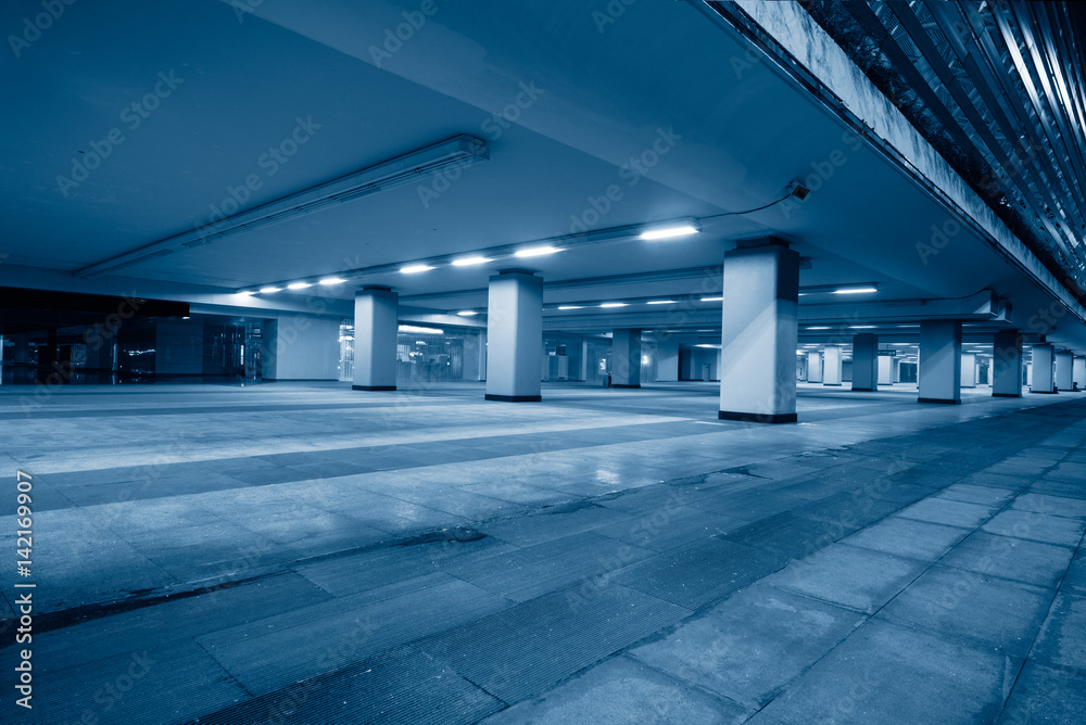 Obraz premium modern hallway of airport or subway station in city of China.