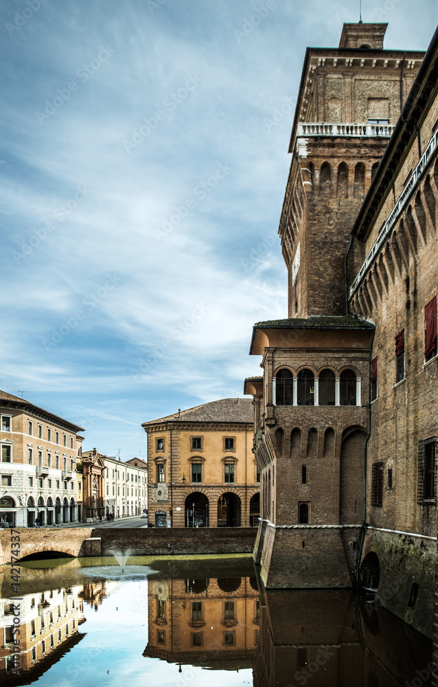 Particolare del Castello Sforzesco a Ferrara, Italia