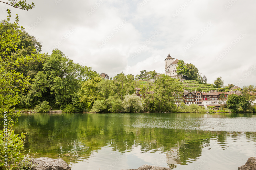 Werdenberg, Schloss, Buchs, Stadt, Altstadt, historische Häuser, See, Seeufer, Uferweg, Weinberg, Spazierweg, Sommer, Rheintal, Schweiz Werdenberg, Schloss, Buchs, Stadt, Altstadt, historische Häuser, See, Seeufer, Uferweg, Weinberg, Spazierweg, Sommer, Rheintal, Schweiz