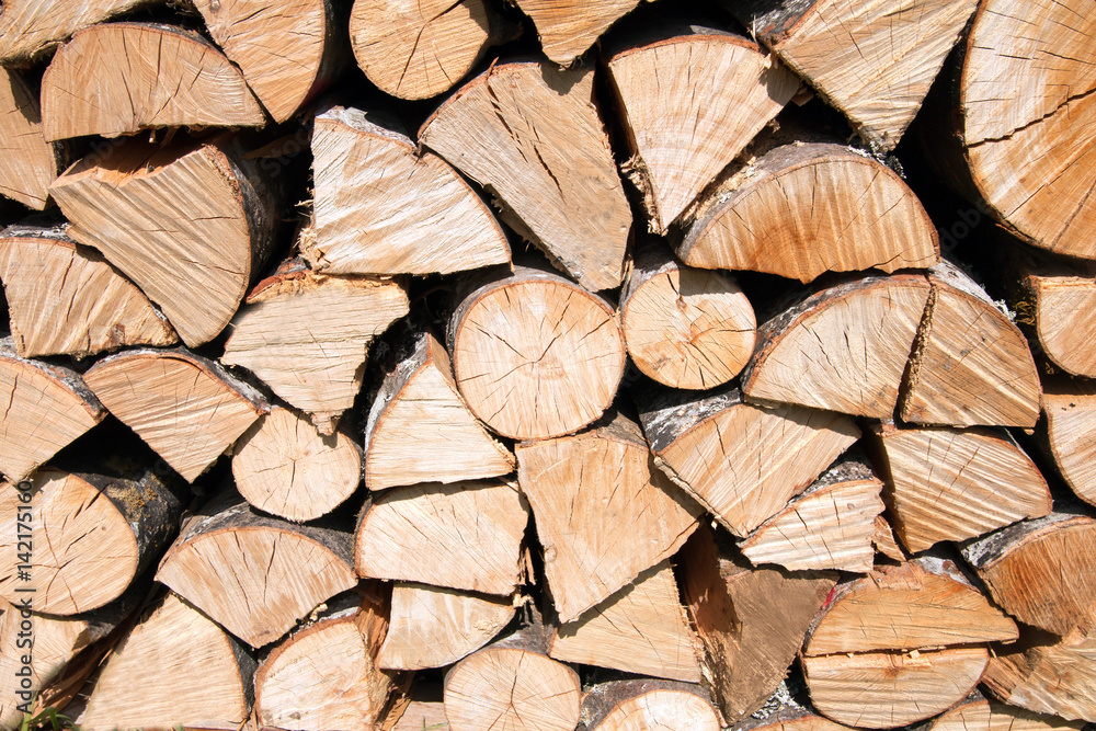 Bois coupé, buche de bois pour cheminée Bois coupé, buche de bois pour cheminée