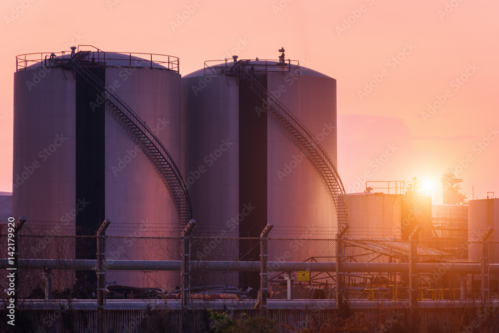 Natural Gas storage tanks , Oil tank , LPG , Petrochemical plant