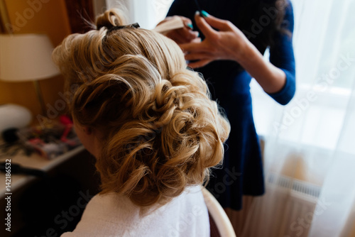 Bride's hairstyle