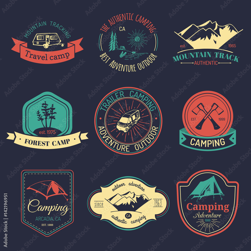 Obraz premium Wektor zestaw vintage logo camping. Emblematy lub odznaki turystyczne. Kolekcja retro znaki przygody na świeżym powietrzu.