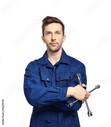 Handsome auto mechanic on w...