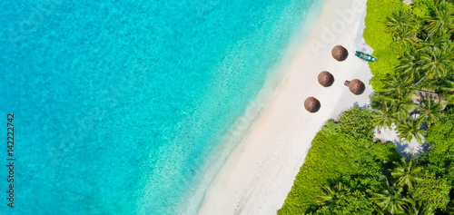 Fototapeta Naklejka Na Ścianę i Meble -  Aerial photo of tropical Maldives beach on island