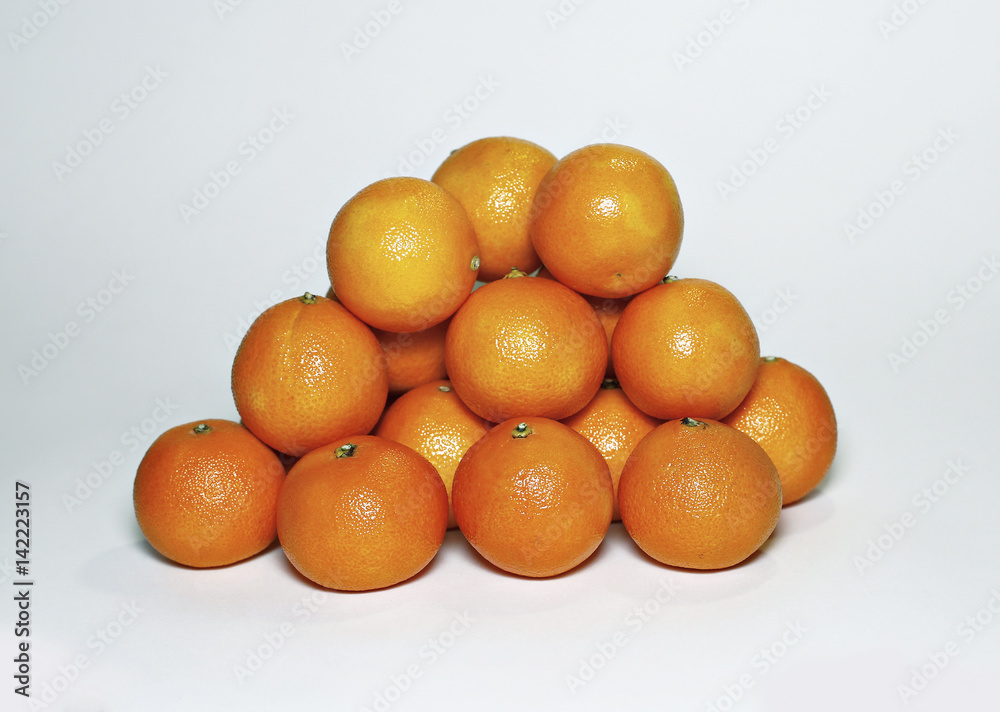 Many orange mandarins Many orange mandarins