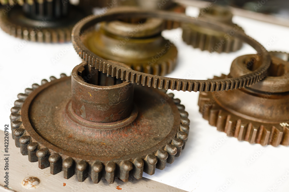 Old diesel engine and spare parts the old machine repair auto parts Old diesel engine and spare parts the old machine repair auto parts