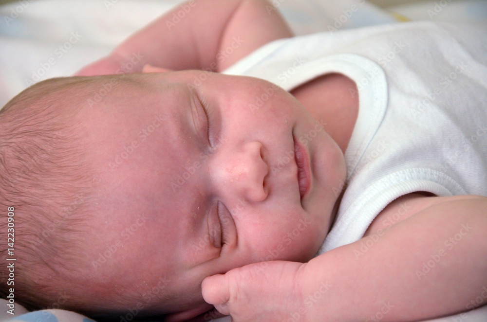 Baby schläft den Schlaf der Gerechten Baby schläft den Schlaf der Gerechten