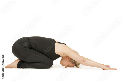 Yoga woman black_Balasana