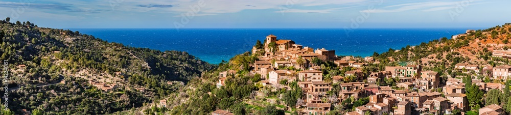 Küste Spanien Mittelmeer Berg Landschaft Mallorca Dorf Deia