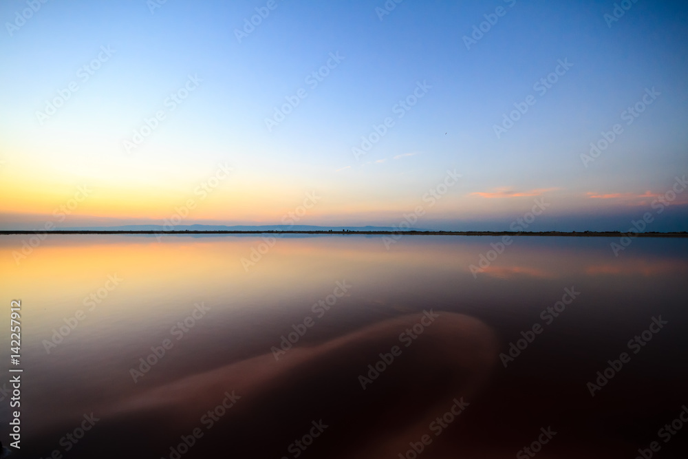Fototapeta premium tramonto nelle saline