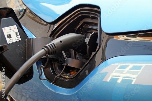 Foto Ladevorgang bei einem Elektroauto