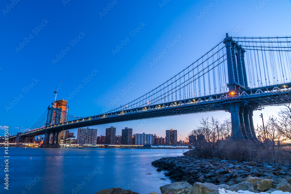 Fototapeta premium Manhattan Bridge at sunrise