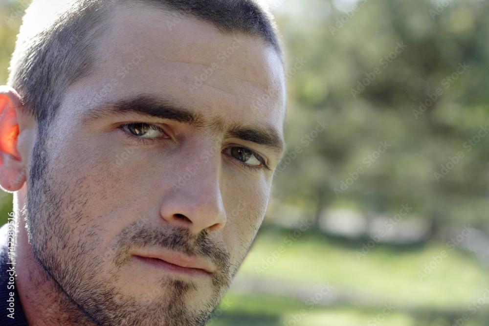 Obraz premium Travelled man portrait