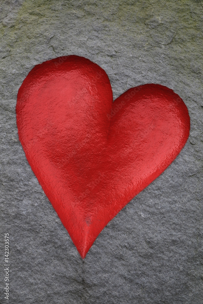 rotes Herz in Stein, Grußkarte Muttertag Stock Photo Adobe Stock