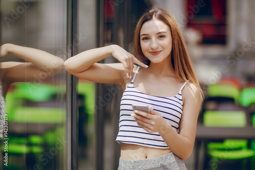 beautiful girl on the street Free Download beautiful girl on the street - GFXLoad