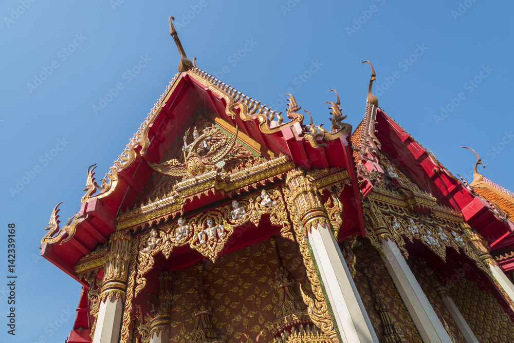 Fototapeta premium Thai temple with blue sky