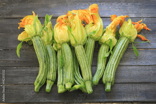 zucchine con fiore