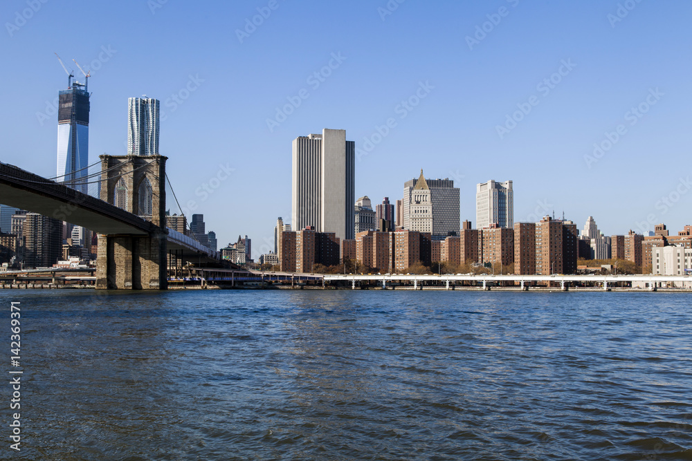Fototapeta premium Brooklyn Bridge and Manhattan Skyline