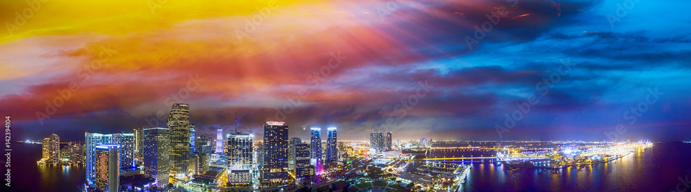 Fototapeta premium Downtown Miami at sunset, aerial panoramic view
