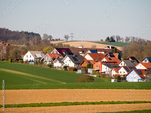 Häuser am Ortsrand © focus finder