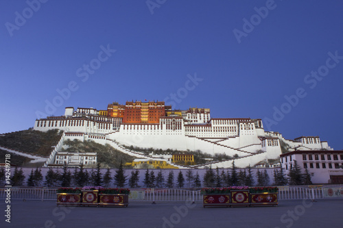 中国チベット自治区の仏教寺院『デブン・ゴンパ』 photo