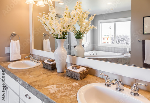 cream and white contemporary bathroom